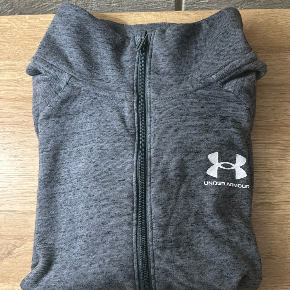 Under Armour Size M Grey Half-Zip Sweater